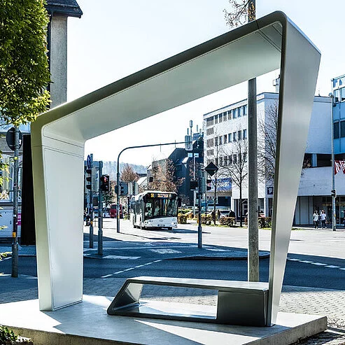 Das erste Smart-City-Pilotprojekt von C.F. Maier: Eine smarte, überdachte Sitzbank in Heidenheim